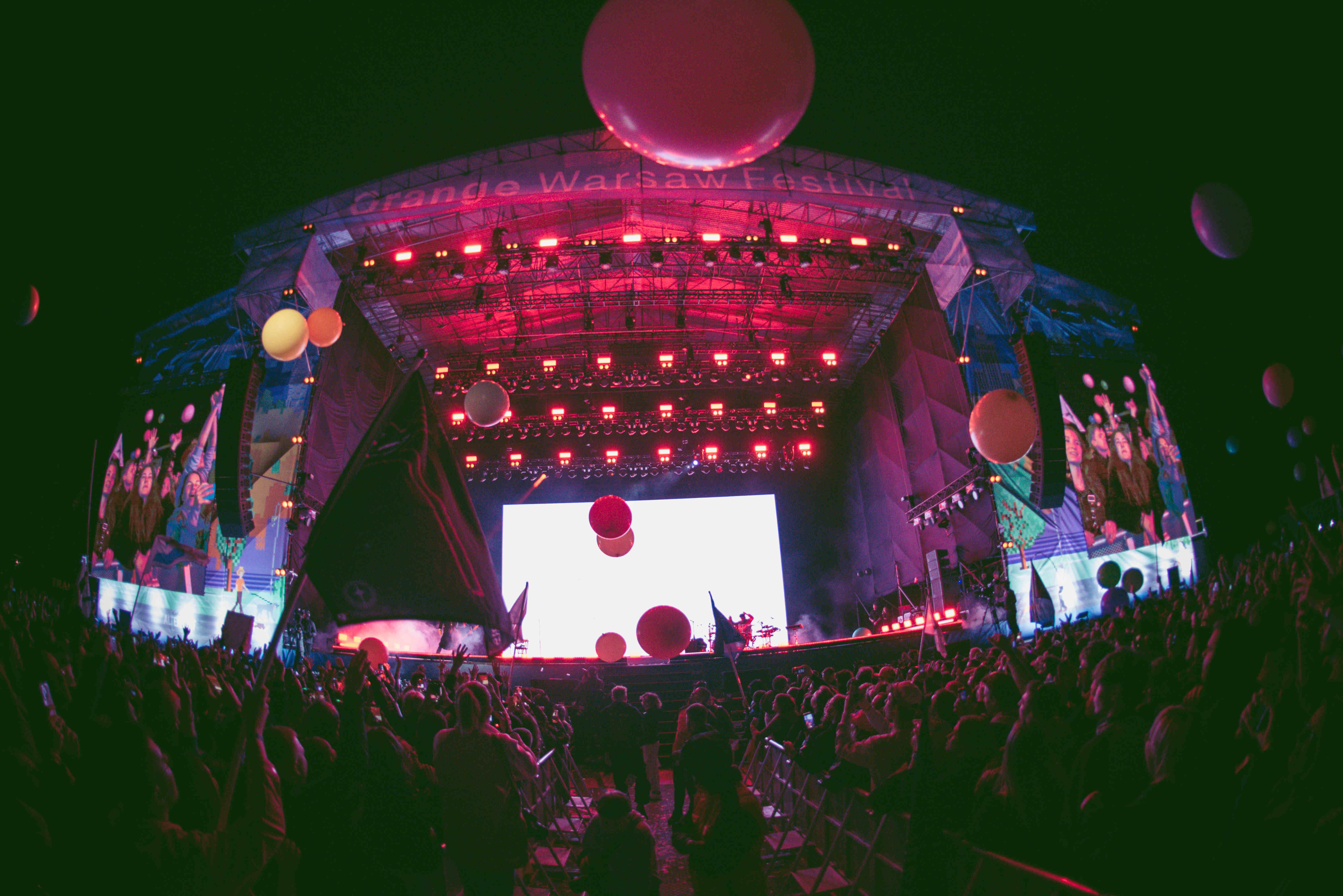 Balony podczas koncertu Thirty Seonds To Mars na Orange Warsaw Festival 2023